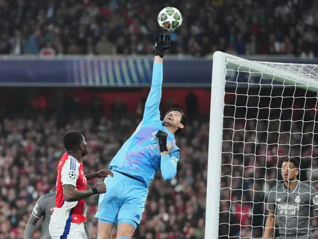 Brankár Realu Thibaut Courtois počas štvrťfinálového zápasu Ligy majstrov FC Arsenal - Real Madrid.