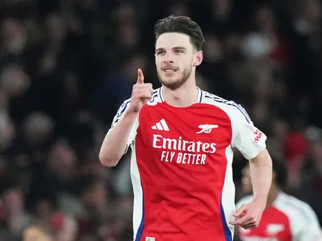 Futbalista Arsenalu Declan Rice oslavuje svoj druhý gól počas štvrťfinálového zápasu Ligy majstrov FC Arsenal - Real Madrid.