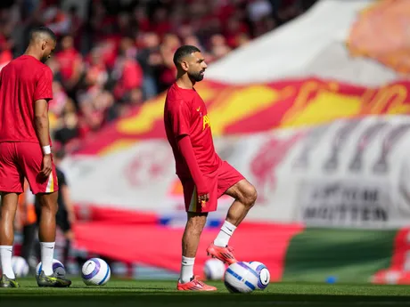 Mohamed Salah na rozvičke pred zápasom Liverpool - Tottenham. 