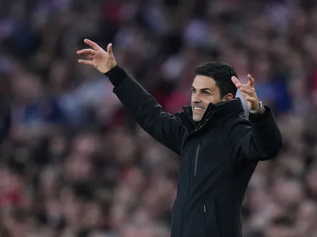Tréner Mikel Arteta počas zápasu Arsenal FC - Paríž St. Germain v prvom semifinále Ligy majstrov.