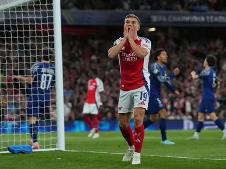 Leandro Trossard v zápase Arsenal FC - Paríž St. Germain v prvom semifinále Ligy majstrov.
