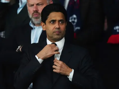 Prezident PSG Nasser Al-Khelaifi počas úvodného zápasu štvrťfinále Ligy majstrov Paríž St. Germain - Aston Villa.