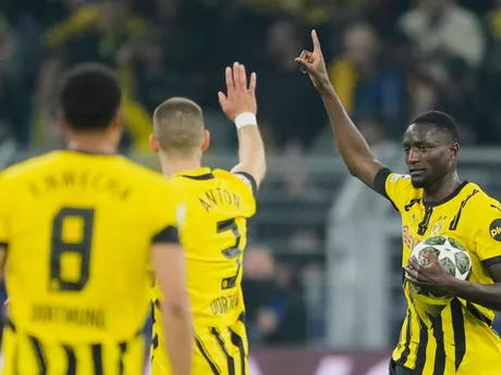 Serhou Guirassy oslavuje gól počas odvety štvrťfinále Ligy majstrov medzi Borussia Dortmund - FC Barcelona.