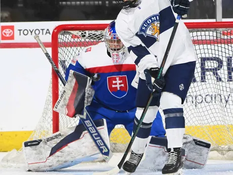 Brankár Michal Prádel v zápase Slovensko - Fínsko na MS v hokeji do 18 rokov 2025.