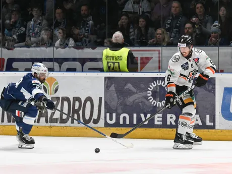 zľava Sahir Gill (Nitra) a Blake Parlett (Košice) 