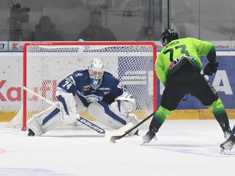 zľava Sami Aittokallio (Nitra) a Róbert Varga (Žilina)