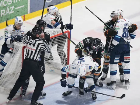 šarvátka v siedmom zápase finále HC Košice - HK Nitra