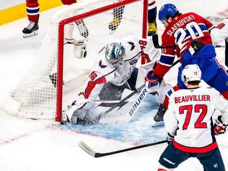 Juraj Slafkovský v 3. zápase 1. kola play-off NHL: Montreal Canadiens - Washington Capitals.