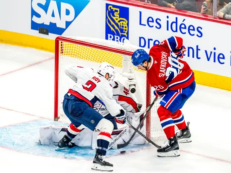 Juraj Slafkovský v 3. zápase 1. kola play-off NHL: Montreal Canadiens - Washington Capitals.