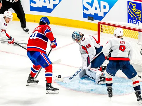Juraj Slafkovský v 3. zápase 1. kola play-off NHL: Montreal Canadiens - Washington Capitals.