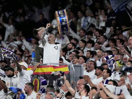 Fanúšikovia Realu v odvetnom zápase štvrťfinále Ligy majstrov: Real Madrid - Arsenal FC.