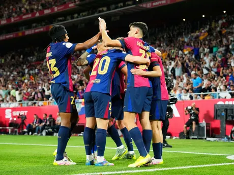 Hráči Barcelony oslavujú gól