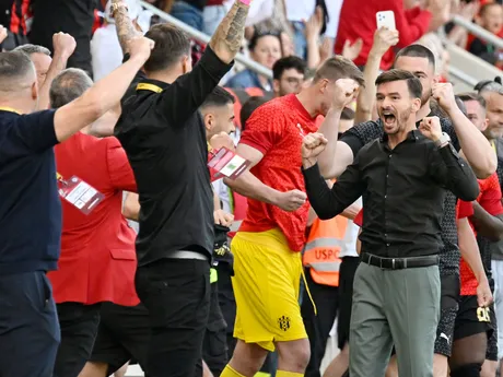 Radosť trénera Trnavy Michala Gašparíka (vpravo) zo zisku Slovenského pohára pre sezónu 2024/25 po finále Slovenského pohára - Slovnaft Cupu MFK Ružomberok - FC Spartak Trnava.