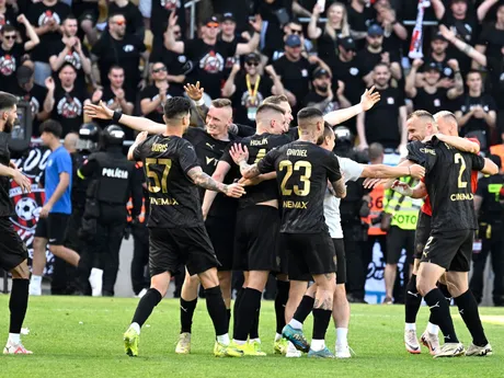 Futbalisti Trnavy oslavujú zisk Slovenského pohára pre sezónu 2024/25 po finále Slovenského pohára - Slovnaft Cupu MFK Ružomberok - FC Spartak Trnava. 