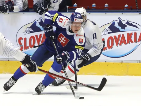 Adam Sýkora (Slovensko) počas prípravného hokejového zápasu