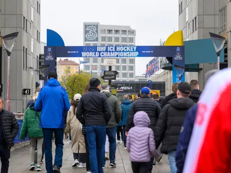 Vstup do fanzóny pred zápasom Slovensko - Švédsko na MS v hokeji 2025. 