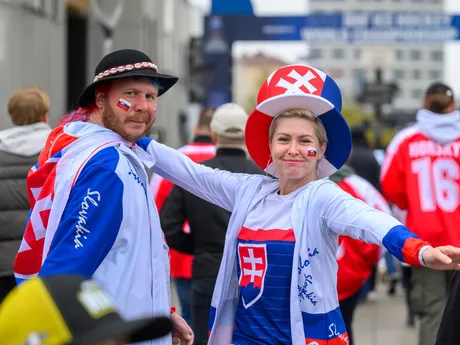 Fanúšikovia Slovenska na MS v hokeji 2025 pred zápasom Slovensko - Švédsko.