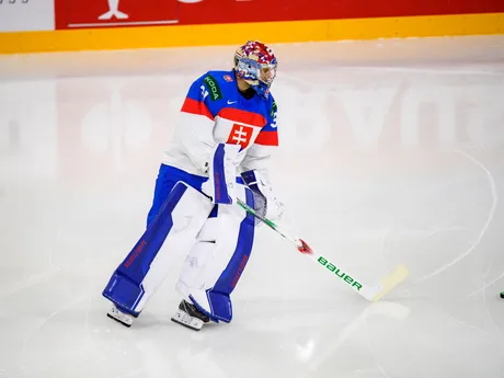 Brankár Samuel Hlavaj pred zápasom Slovensko - Slovinsko v skupine A na MS v hokeji 2025.