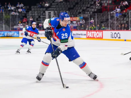 Michal Ivan v zápase Slovensko - Rakúsko v skupine A na MS v hokeji 2025.