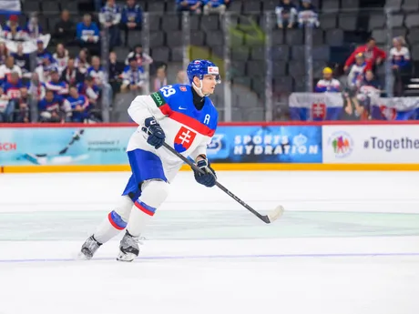 Michal Ivan v zápase Slovensko - Rakúsko v skupine A na MS v hokeji 2025.