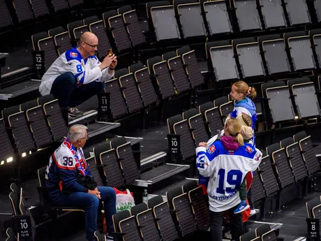 Fanúšikovia v Avicii Arena pred zápasom Slovensko - Kanada v skupine A na MS v hokeji 2025.