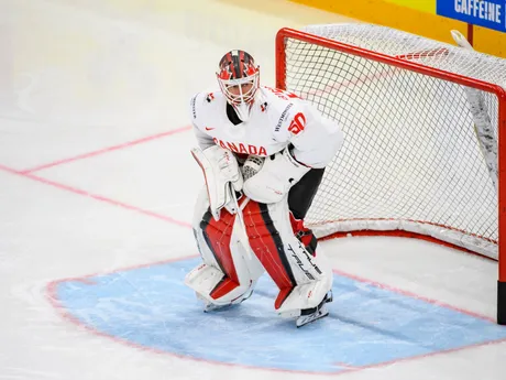 Brankár Jordan Binnington pred zápasom Slovensko - Kanada v skupine A na MS v hokeji 2025.