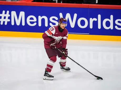 Ralfs Freibergs pred zápasom Slovensko - Lotyšsko v skupine A na MS v hokeji 2025.