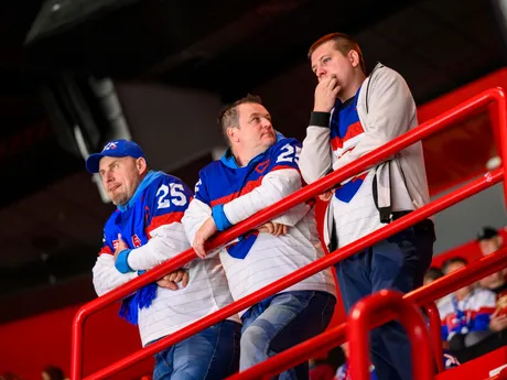 Slovenskí fanúšikovia počas zápasu Slovensko - Lotyšsko v skupine A na MS v hokeji 2025.
