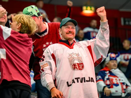Fanúšikovia počas zápasu Slovensko - Lotyšsko v skupine A na MS v hokeji 2025.