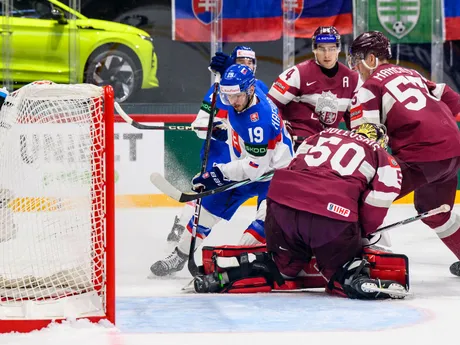 Patrik Hrehorčák v zápase Slovensko - Lotyšsko v skupine A na MS v hokeji 2025.
