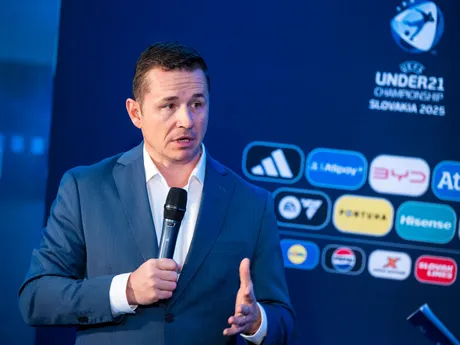 Riaditeľ Komerčnej Enterprise Market divízie SK v spoločnosti Telekom Peter Laco počas tlačovej konferencie pred ME vo futbale do 21 rokov 2025 (EURO U21 2025).