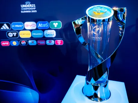 Trofej pre víťaza ME vo futbale do 21 rokov 2025 (EURO U21 2025).