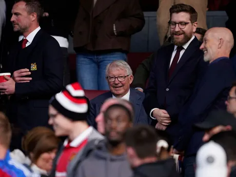 Sir Alex Ferguson na štadióne Old Trafford počas odvety semifinále Európskej ligy: Manchester United - Athletic Bilbao.