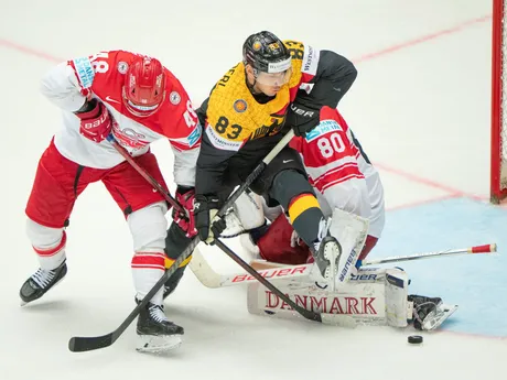 Brankár Frederik Dichow v zápase skupiny B na MS v hokeji 2025: Nemecko - Dánsko.