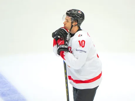 Kanadský hokejista Brayden Schenn po prehre Kanady 1:2 s Dánskom vo štvrťfinále na MS v hokeji 2025.
