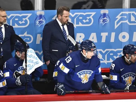 Antti Pennanen v zápase skupiny A Fínsko - Francúzsko na MS v hokeji 2025. 