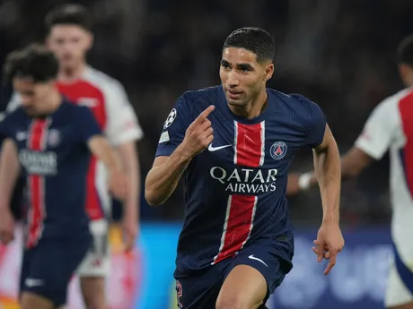 Achraf Hakimi sa teší po strelenom góle v zápase Paríž St. Germain - Arsenal FC v odvete semifinále Ligy majstrov.