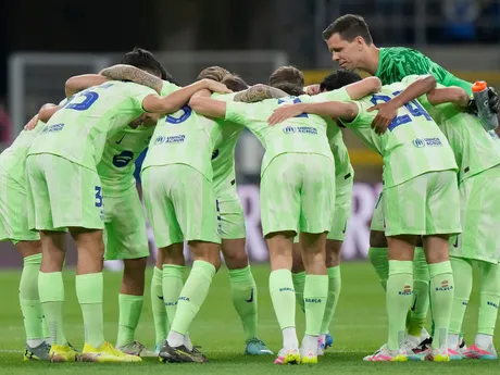 Hráči Barcelony počas odvetného zápasu semifinále Ligy majstrov Inter Miláno - FC Barcelona. 