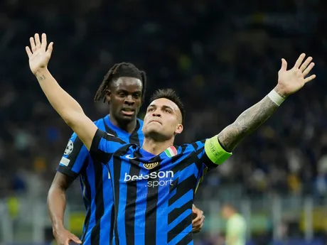 Lautaro Martinez oslavuje gól počas odvetného zápasu semifinále Ligy majstrov Inter Miláno - FC Barcelona. 