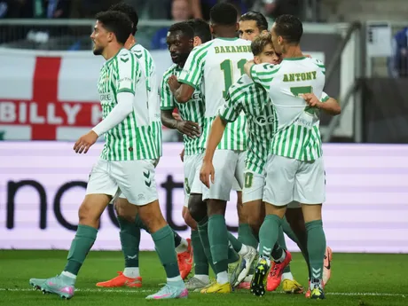 Hráči Betisu oslavujú gól vo finále Konferenčnej ligy Real Betis - Chelsea