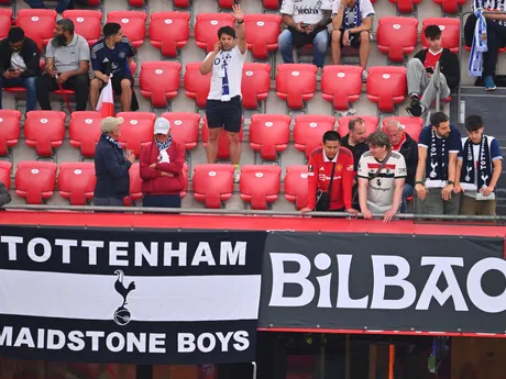 Fanúšikovia Tottenhamu Hotspur pred zápasom Tottenham Hotspur - Manchester United vo finále Európskej ligy 2024/2025.