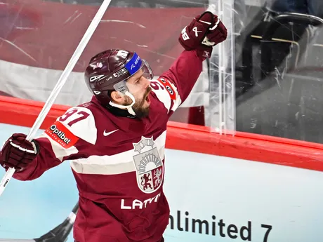 Haralds Egle sa teší po strelenom góle v zápase Slovensko - Lotyšsko v skupine A na MS v hokeji 2025.