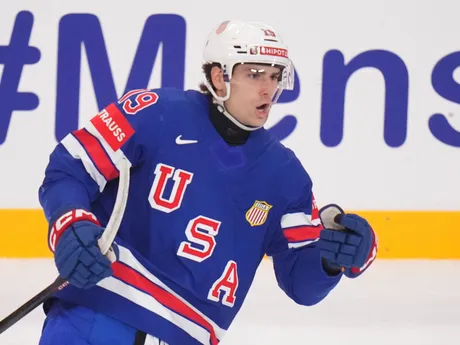 Cutter Gauthier oslavuje po góle v zápase semifinále Švédsko - USA na MS 2025 v hokeji 