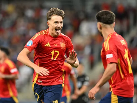Na snímke vľavo futbalista Jesus Rodríguez (Španielsko) sa teší z gólu počas zápasu základnej A-skupiny Španielsko - Taliansko na majstrovstvách Európy hráčov do 21 rokov v Trnave v utorok 17. júna 2025. FOTO TASR - Lukáš Grinaj

- Slovensko
- šport
- futbal
- majstrovstvá
- Európy
- do
- 21
- rokov
- ME
- ME21
- základná
- A
- skupina
- Trnava
- Španielsko
- Taliansko
- TTX