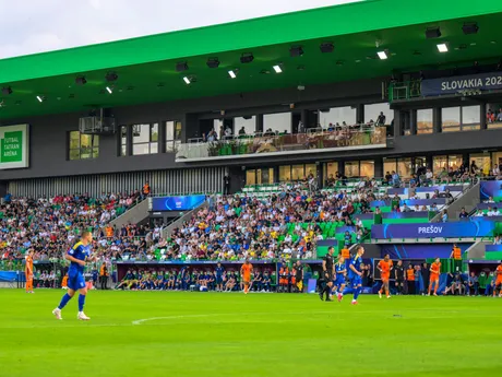 plný futbalový štadión Futbal Tatran Aréna počas zápasu základnej D-skupiny Holandsko - Ukrajina na majstrovstvách Európy hráčov do 21 rokov v Prešove