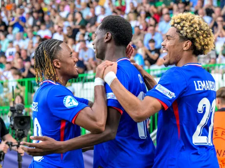 Radosť futbalistov Francúzska počas zápasu štvrťfinále Dánsko - Francúzsko na ME vo futbale hráčov do 21 rokov.
