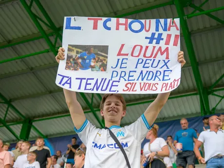 Fanúšik Francúzska počas zápasu Dánsko - Francúzsko vo štvrťfinále na EURO U21 2025 (ME vo futbale do 21 rokov).