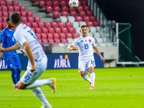 Dávid Hancko a Patrik Hrošovský (obaja Slovensko) počas prípravného zápasu Izrael – Slovensko.