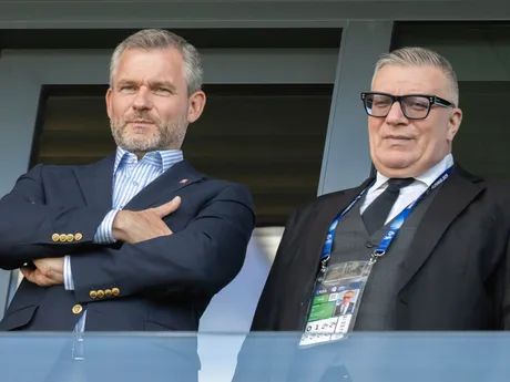 Prezident SR Peter Pellegrini a prezident Slovenského futbalového zväzu (SFZ) Ján Kováčik počas zápasu Slovensko - Španielsko v skupine A na EURO U21 2025 (ME vo futbale do 21 rokov).