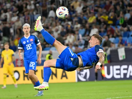 Tomáš Suslov v zápase Slovensko - Rumunsko v skupine A na EURO U21 2025.